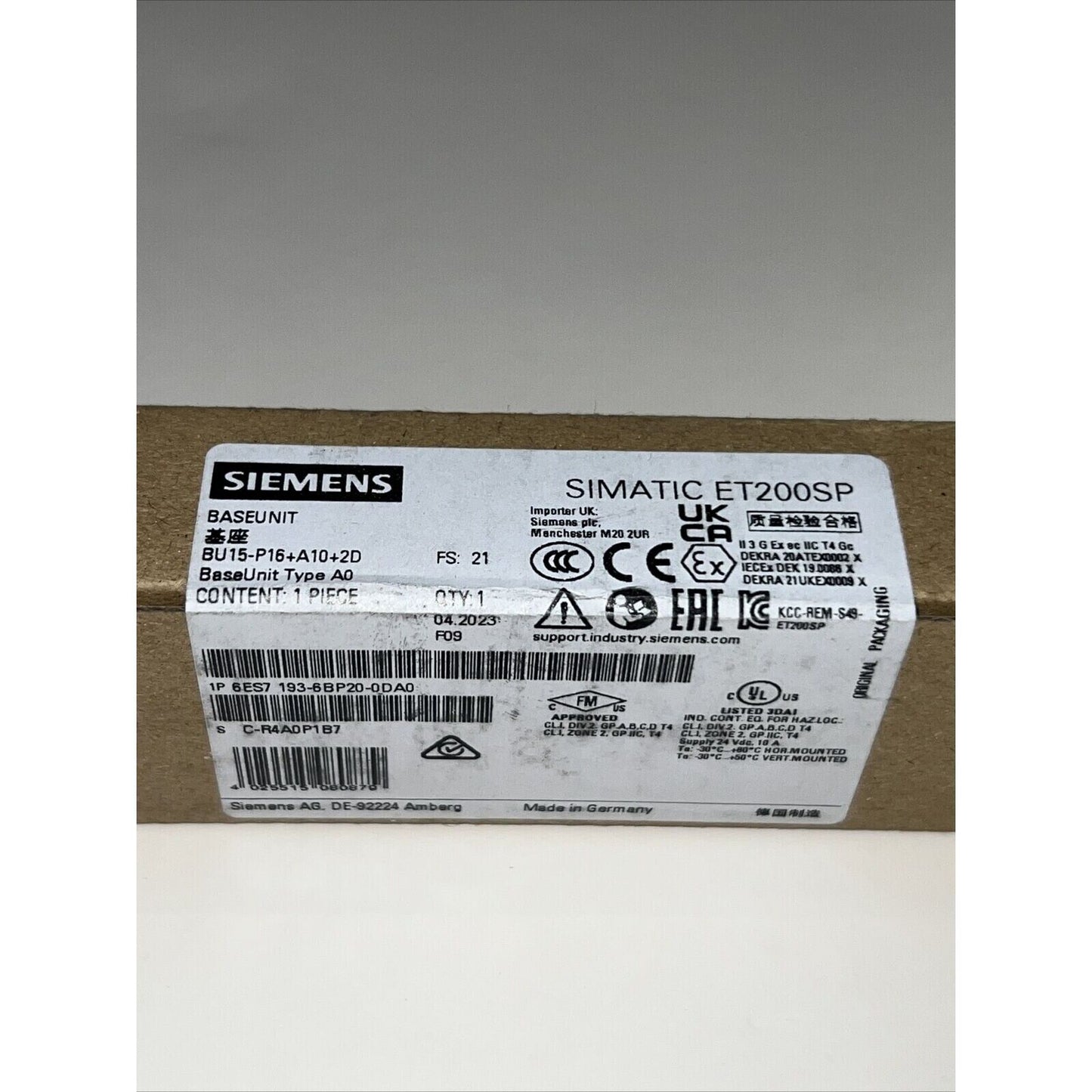 Siemens SIMATIC ET 200SP BaseUnit 6ES7193-6BP20-0DA0 in packaging, for industrial automation.