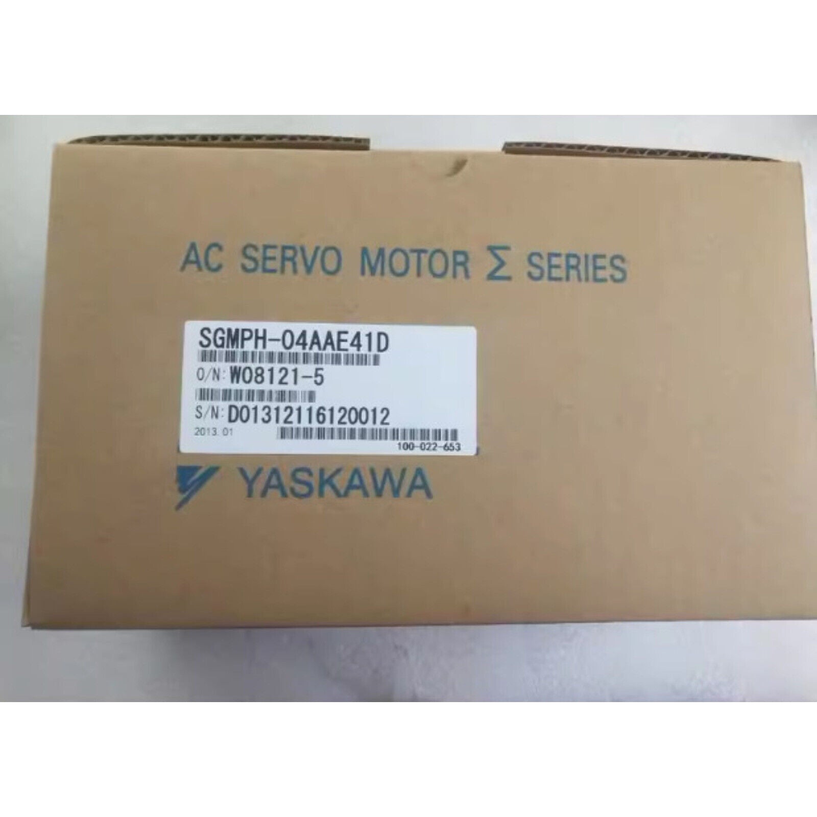 YASKAWA SGMPH-04AAE41D Servo Motor on box, AC Servo Motor Σ Series
