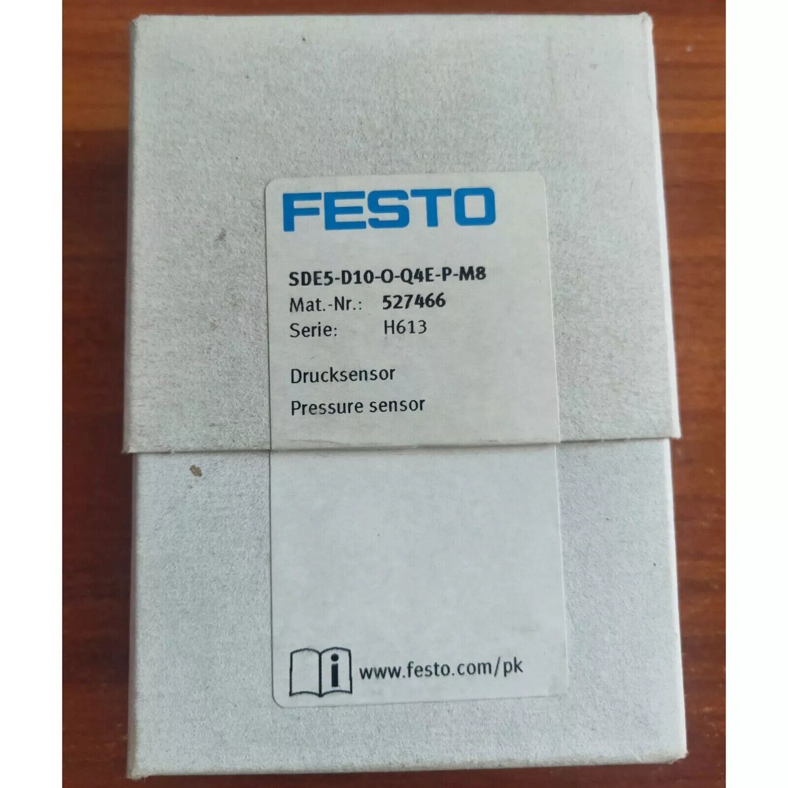 Festo SDE5-D10-O-Q4E-P-M8 Pressure Sensor in Box, Industrial Automation Part