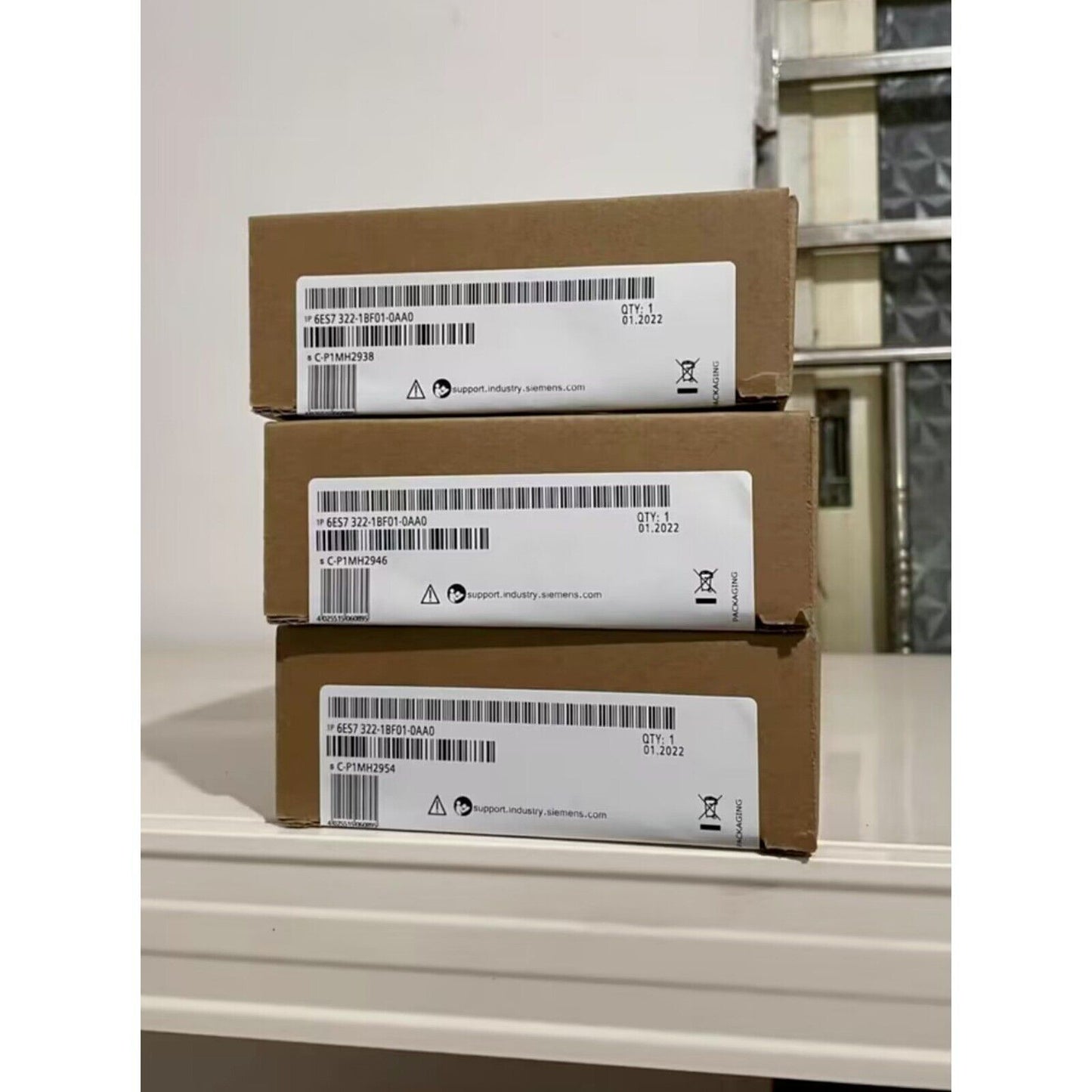 Siemens SIMATIC S7-300 6ES7322-1BF01-0AA0 digital output module boxes, industrial automation parts, 24V DC outputs