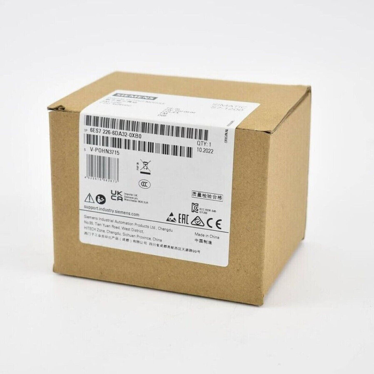 Siemens SIMATIC S7-1200 digital output module in cardboard box, model 6ES7 226-6DA32-0XB0, industrial automation part