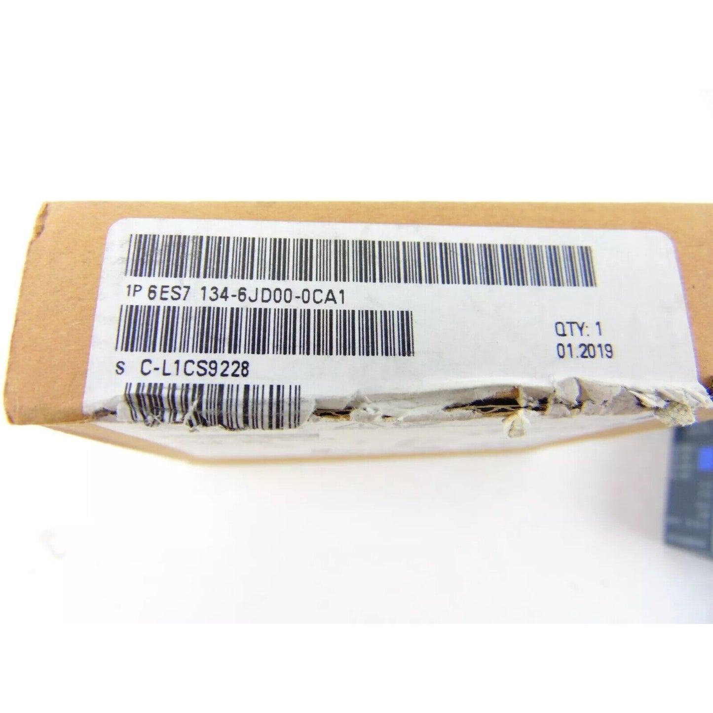 Siemens 6ES7134-6JD00-0CA1 analog input module packaging box with product details.