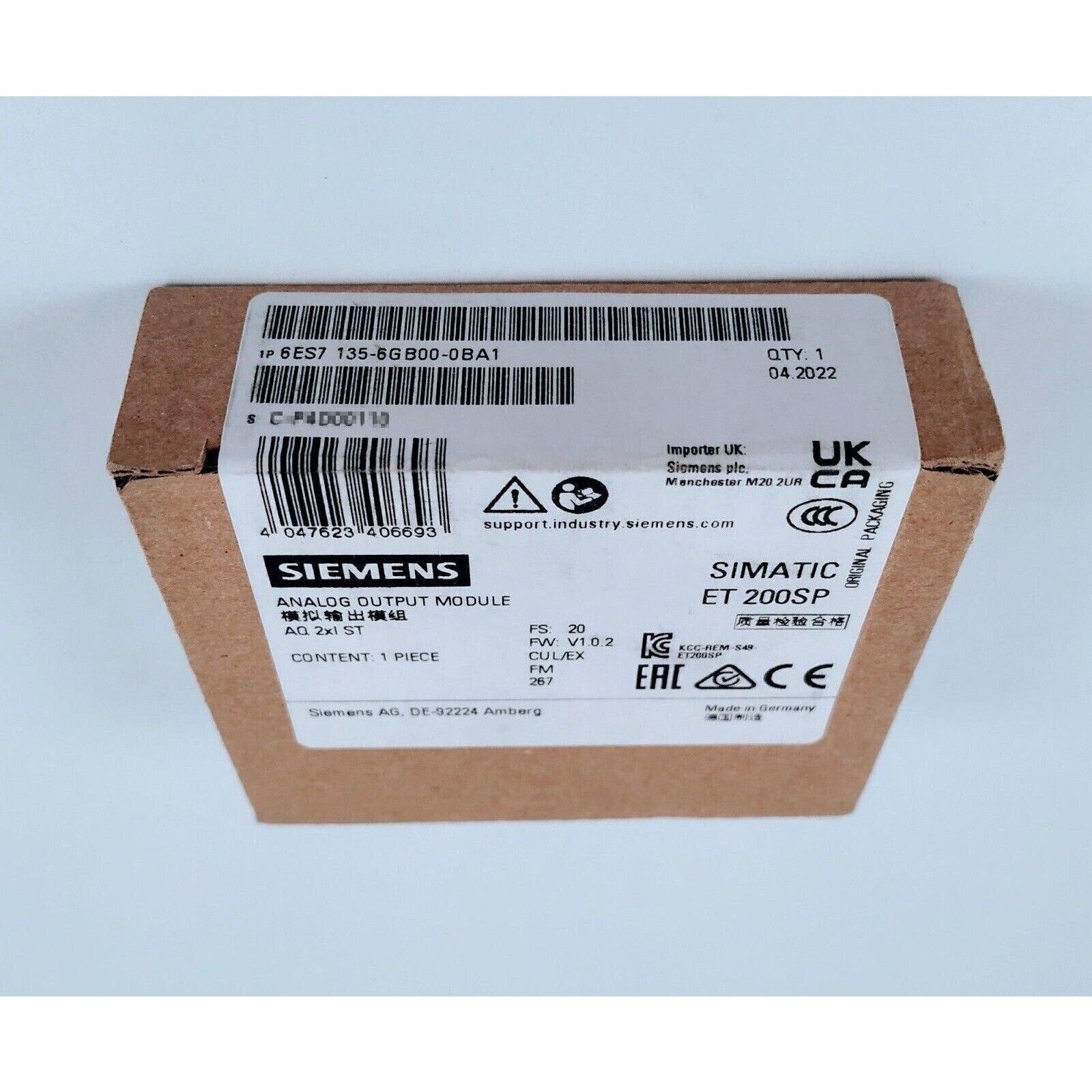 Siemens SIMATIC ET 200SP Analog Output Module box, part number 6ES7135-6GB00-0BA1, industrial automation component.