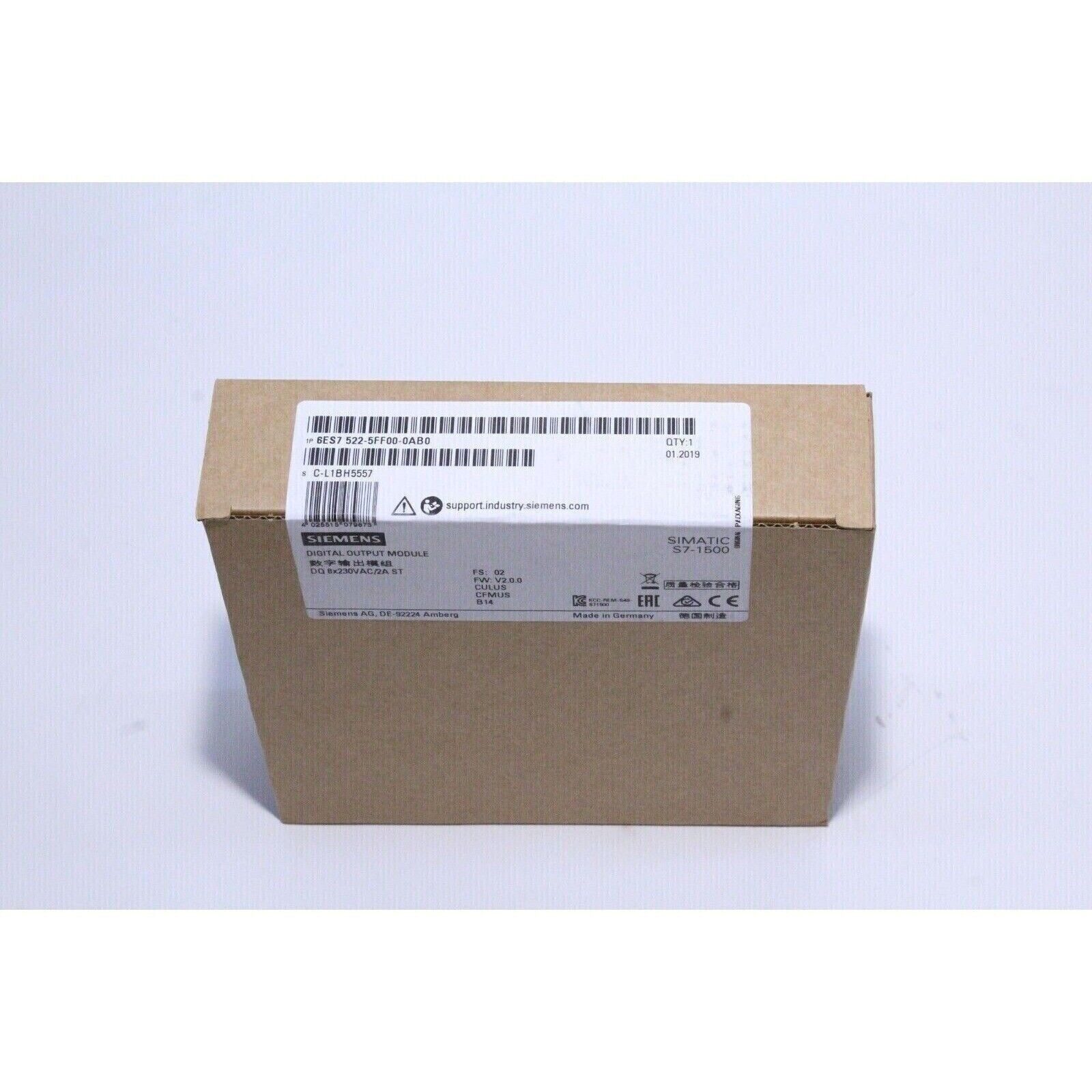 Siemens S7-1500 digital output module 6ES7 522-5FF00-0AB0 packaging, product details visible