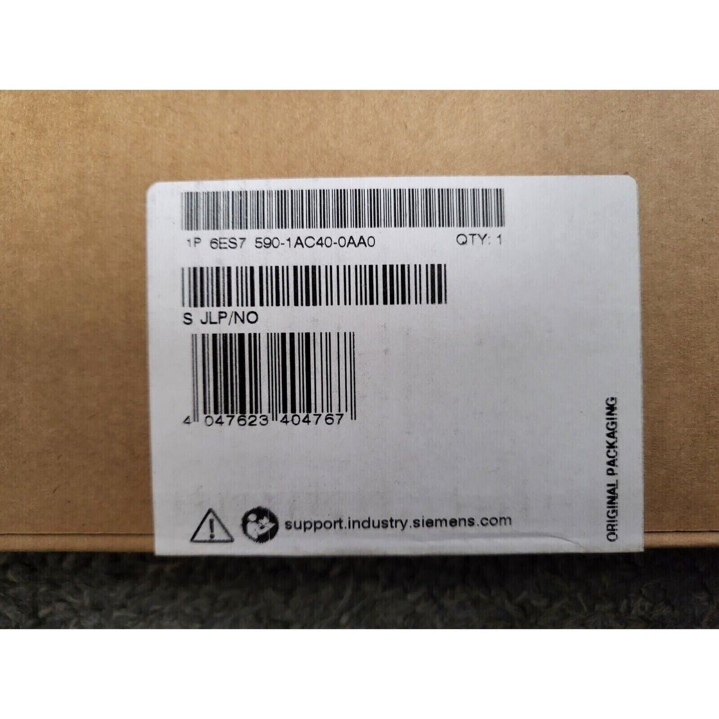 Siemens 6ES7 590-1AC40-0AA0 PLC product packaging, original, with barcode and quantity information.