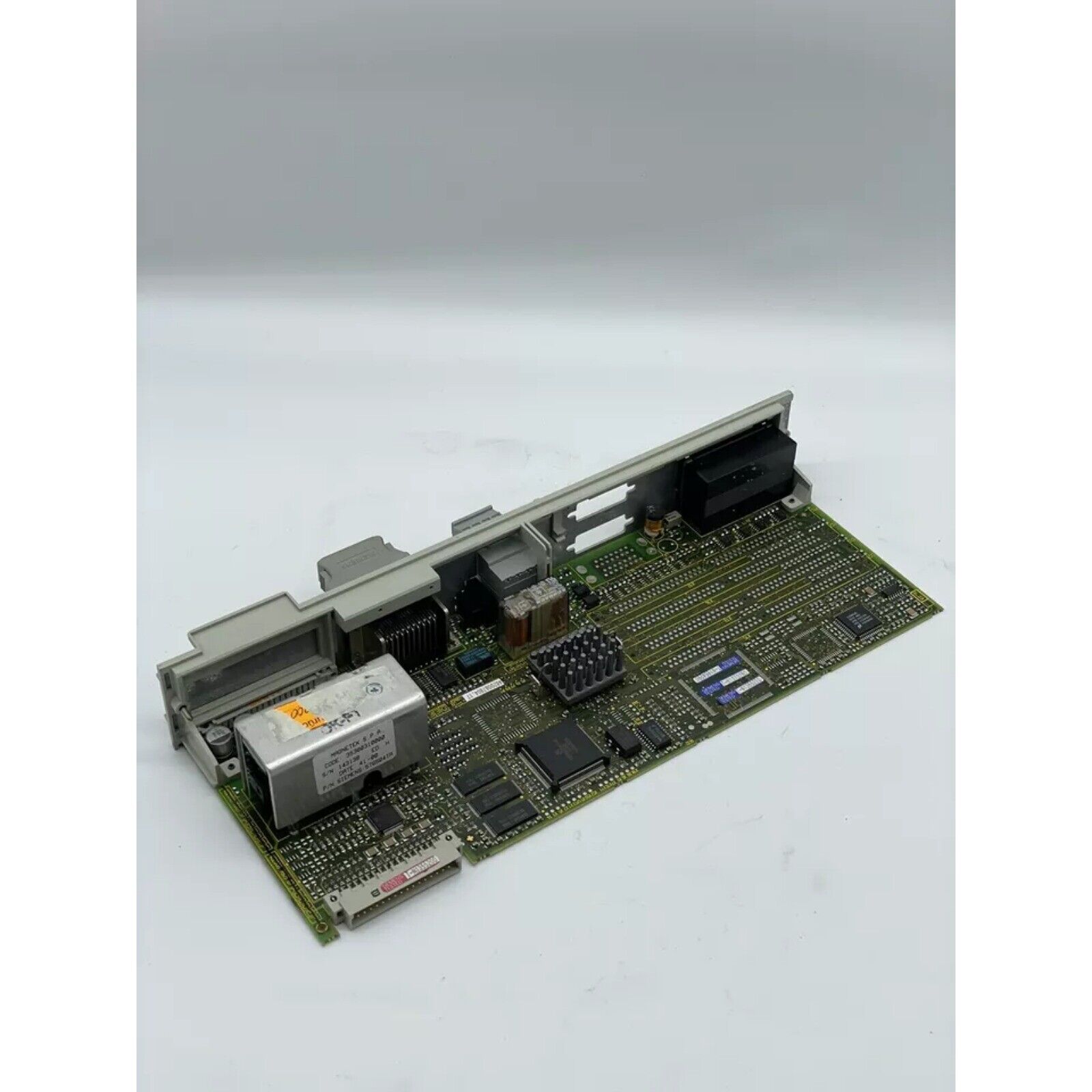 Siemens SIMODRIVE 611-D plug-in module 6SN1118-0DM11-0AA1 with electronic components, industrial automation part