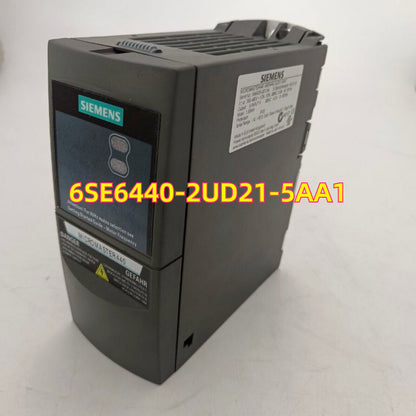 Siemens MICROMASTER 440 frequency inverter, model 6SE6440-2UD21-5AA1, grey industrial equipment.