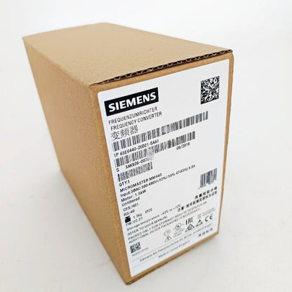 Siemens MICROMASTER 440 frequency converter box, model 6SE6440-2UD21-5AA1, cardboard packaging, industrial automation part.