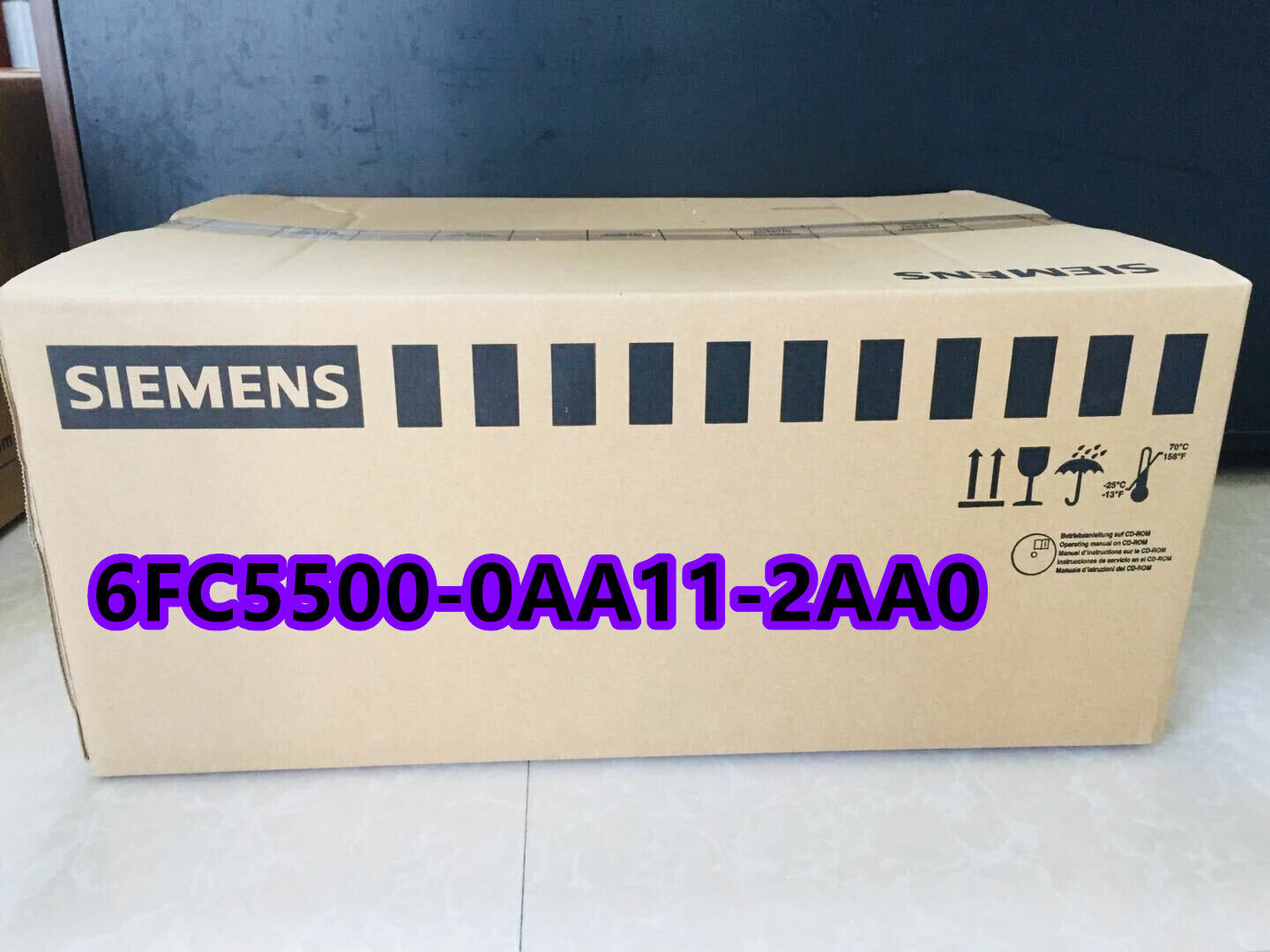Siemens 6FC5500-0AA11-2AA0 industrial automation product box, new condition, with product information.