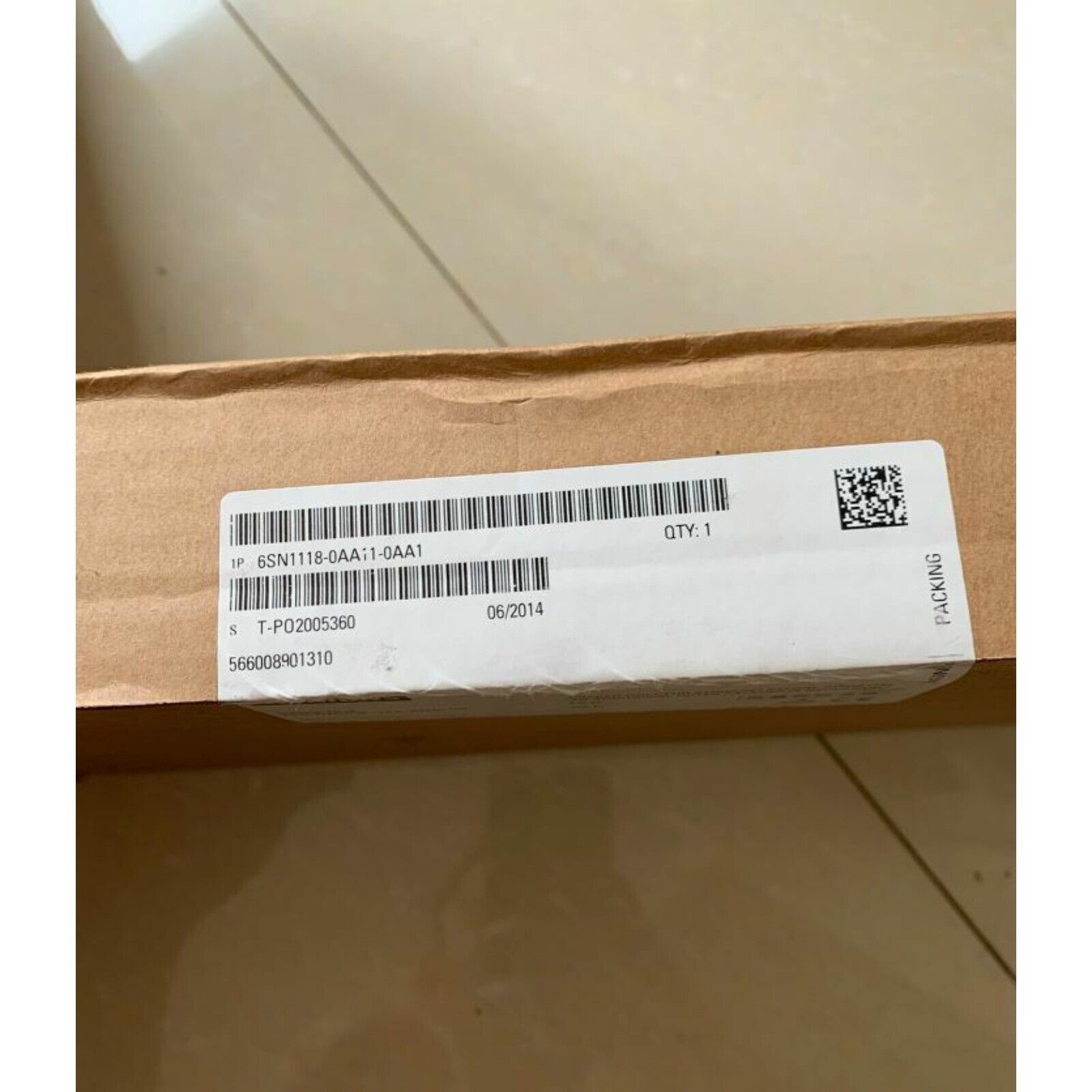 Shipping box with 6SN1118-0AA11-0AA1 control unit label, QTY: 1, Siemens product