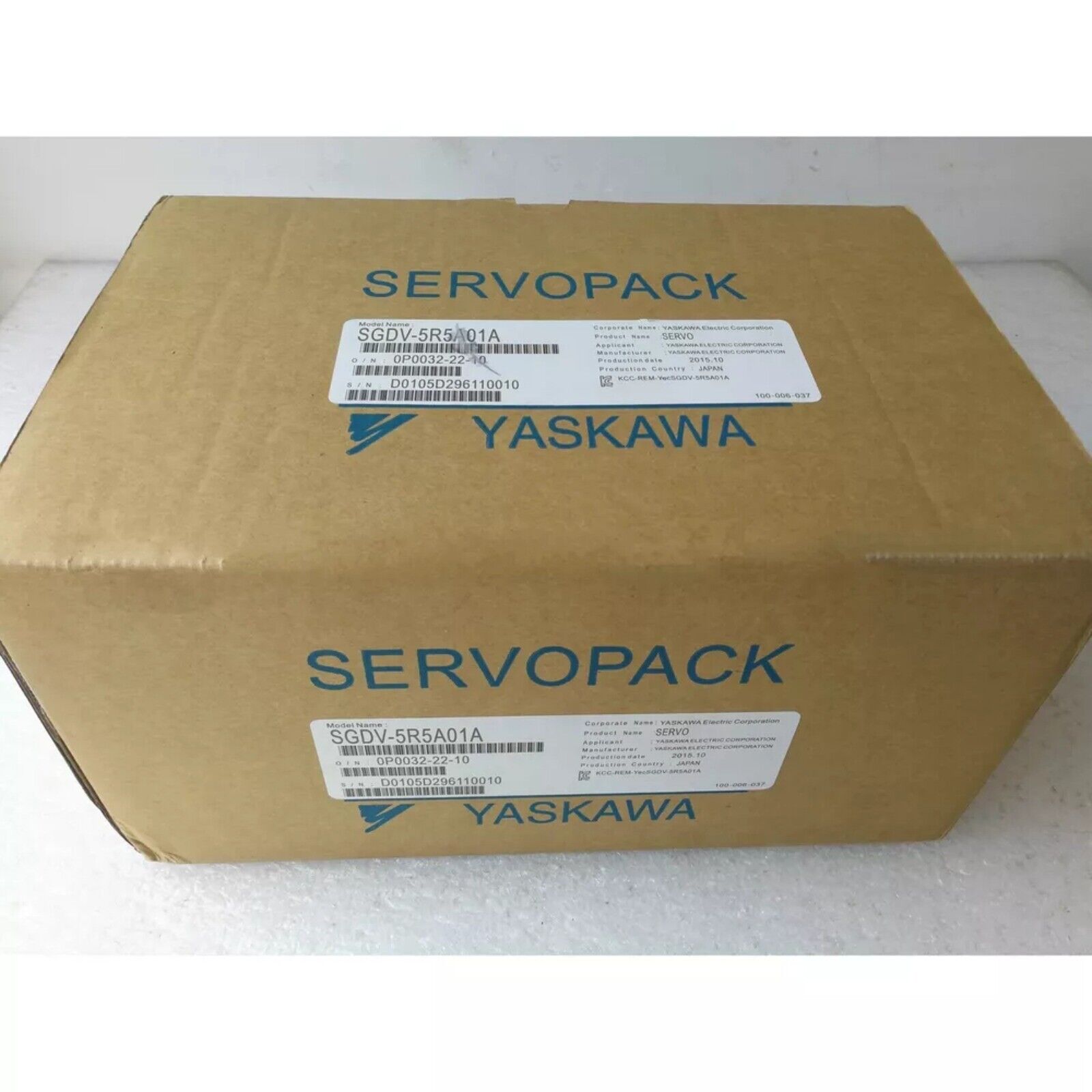 Yaskawa SGDV-5R5A01A Servo Drive in box. New ServoPack industrial automation part.