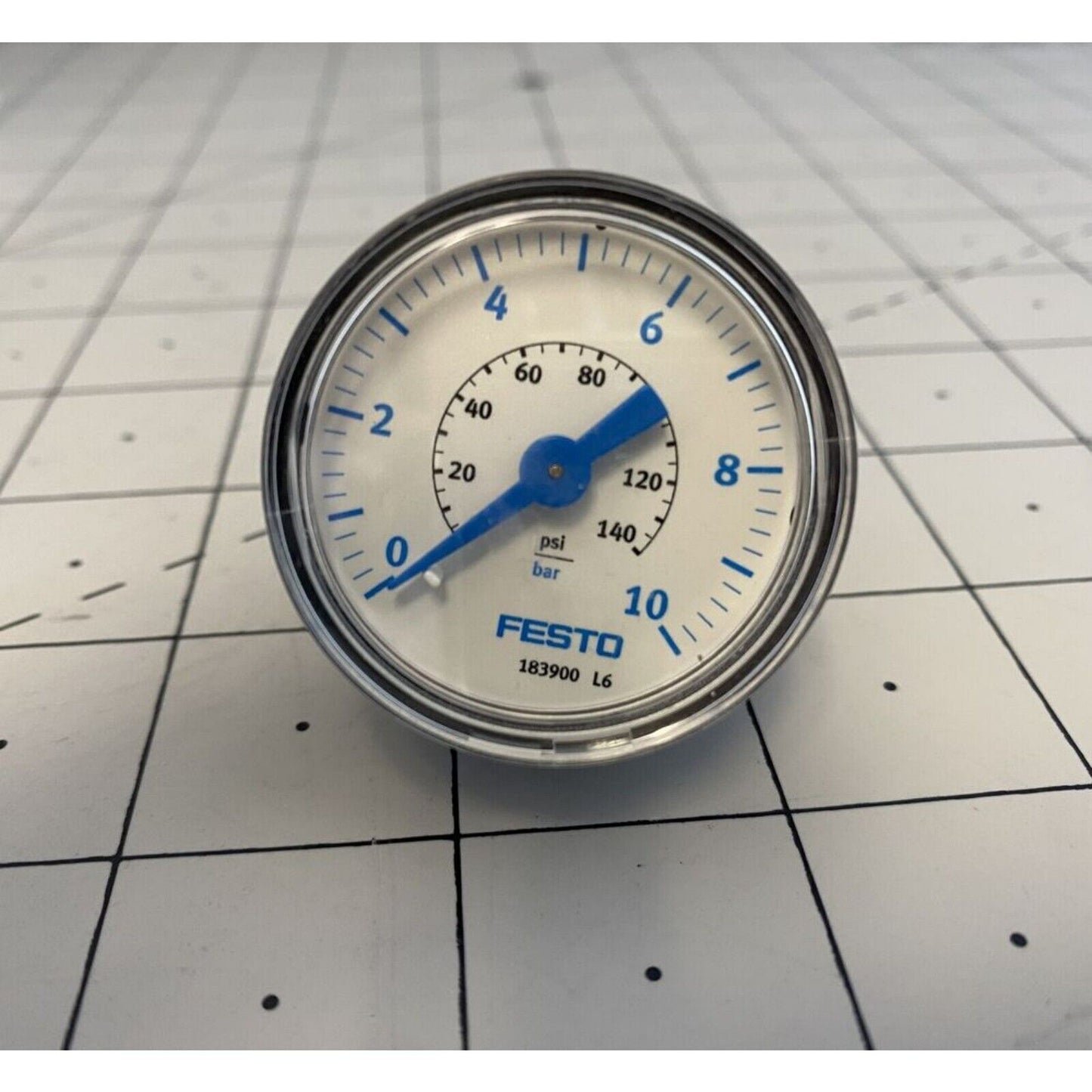 Festo MA-40 Pressure Gauge, White dial with blue indicators, reads pressure in psi and bar.