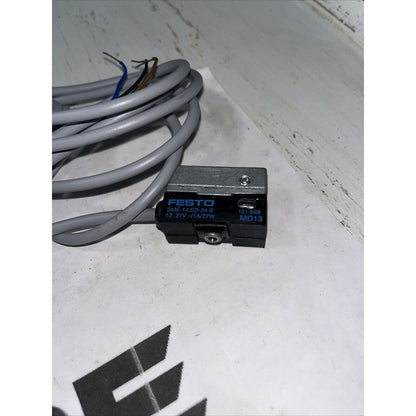 Festo SME-1-LED-24 B proximity sensor switch with gray cable, industrial automation component, MD13.