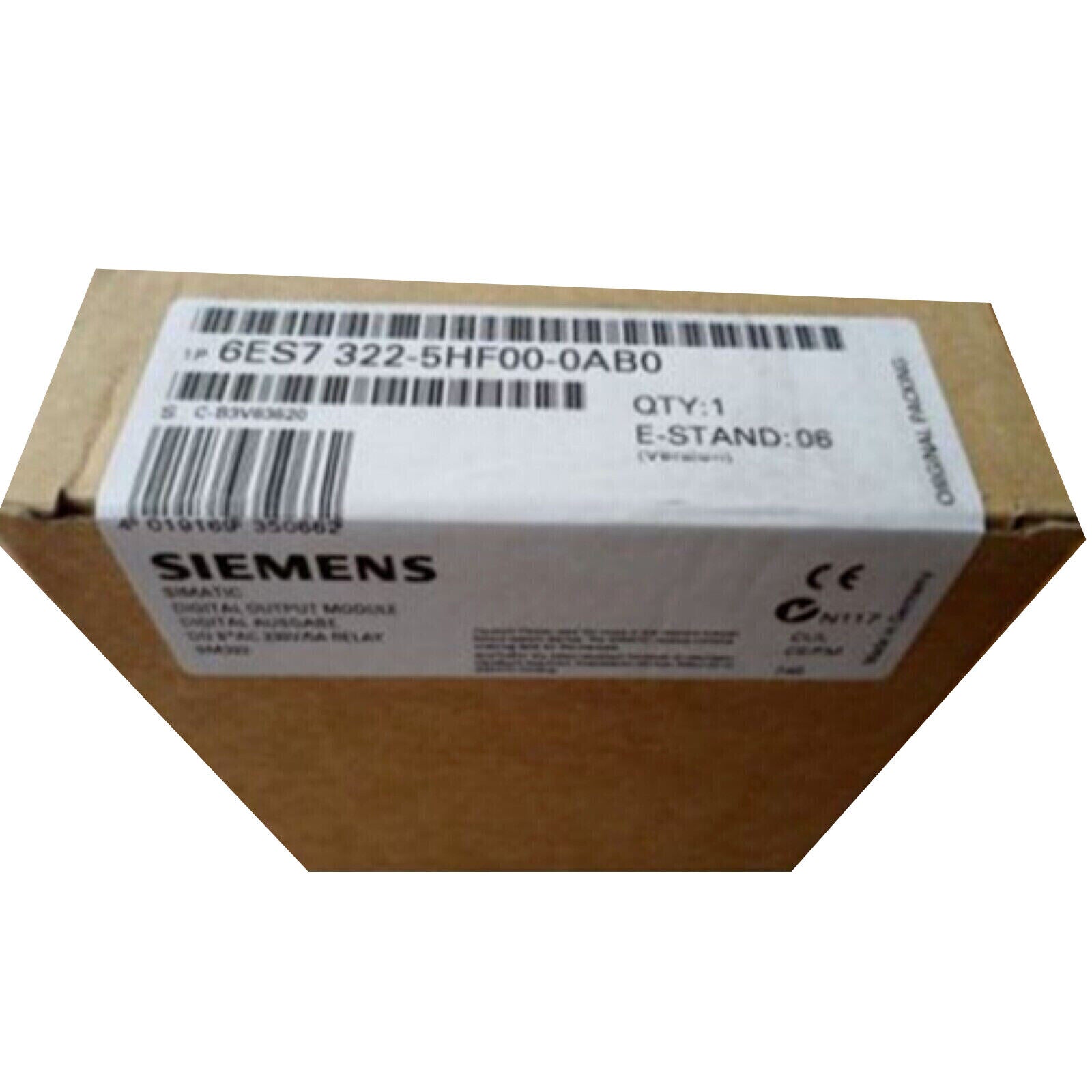 Siemens SIMATIC S7-300 digital output module 6ES7322-5HF00-0AB0 on packaging box