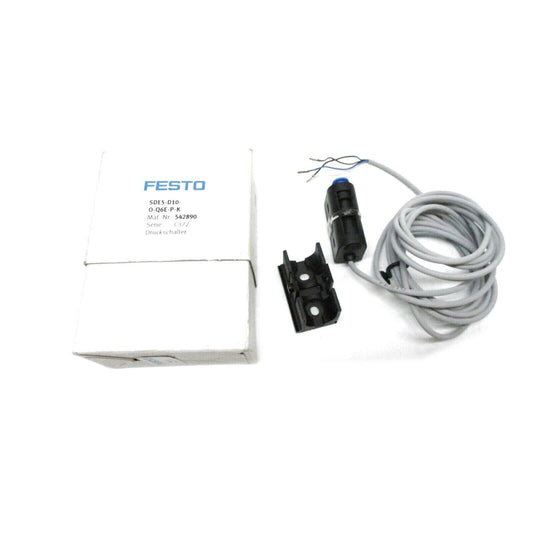 Festo SDE5-D10-O-Q6E-P-K pressure switch sensor. Includes sensor, cable, and bracket for industrial automation.