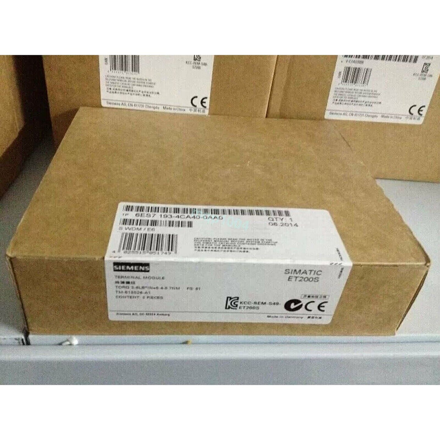 Siemens SIMATIC ET200S terminal module in a box, product for industrial automation.
