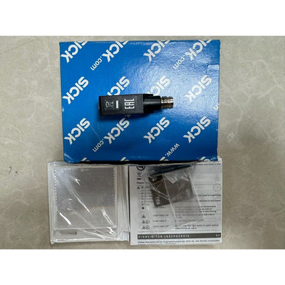 NEW SICK WL100L-F2231 WL100LF2231 6030710 Photoelectric switch