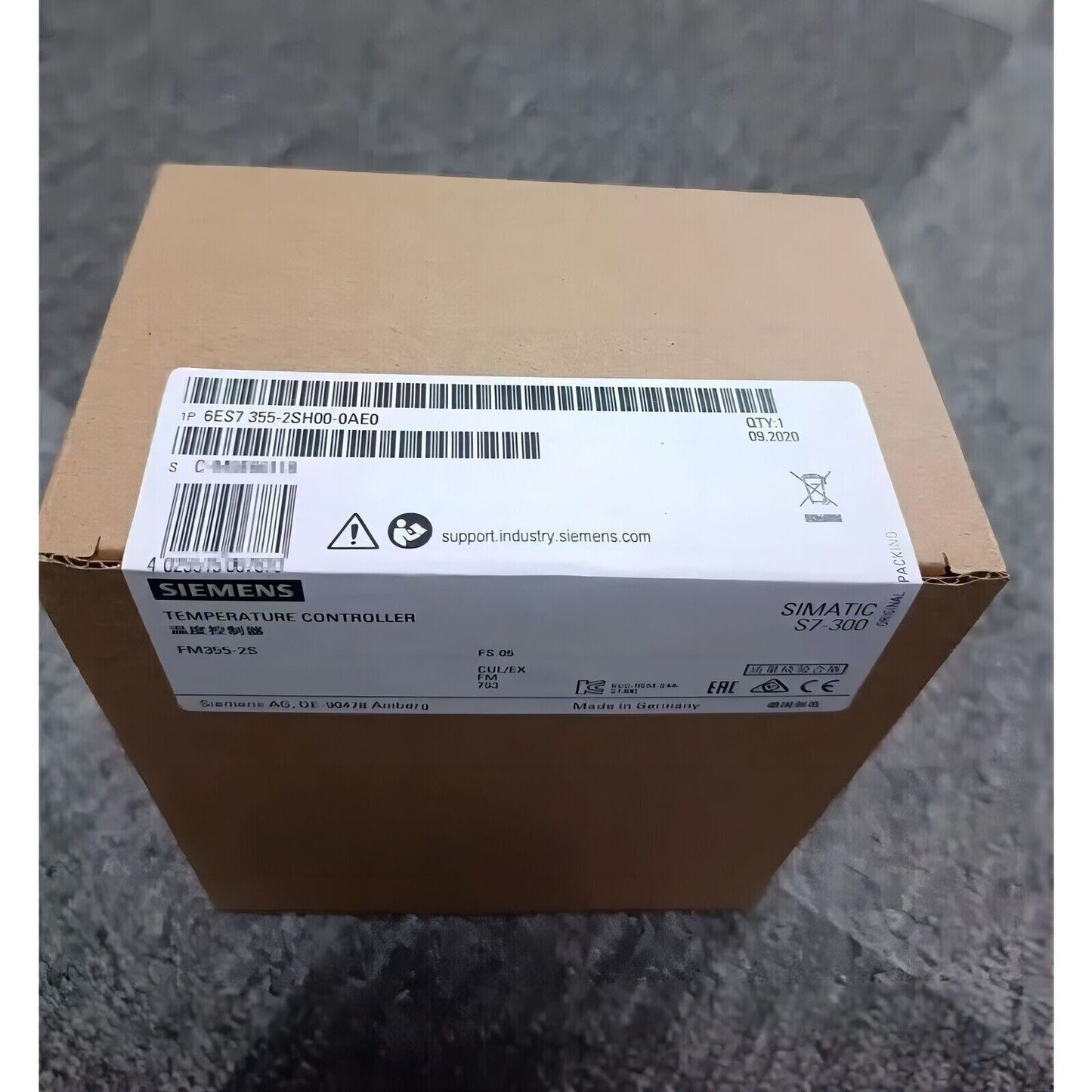 Siemens SIMATIC S7-300 Temperature Controller Module 6ES7 355-2SH00-0AE0 in box, industrial automation part.