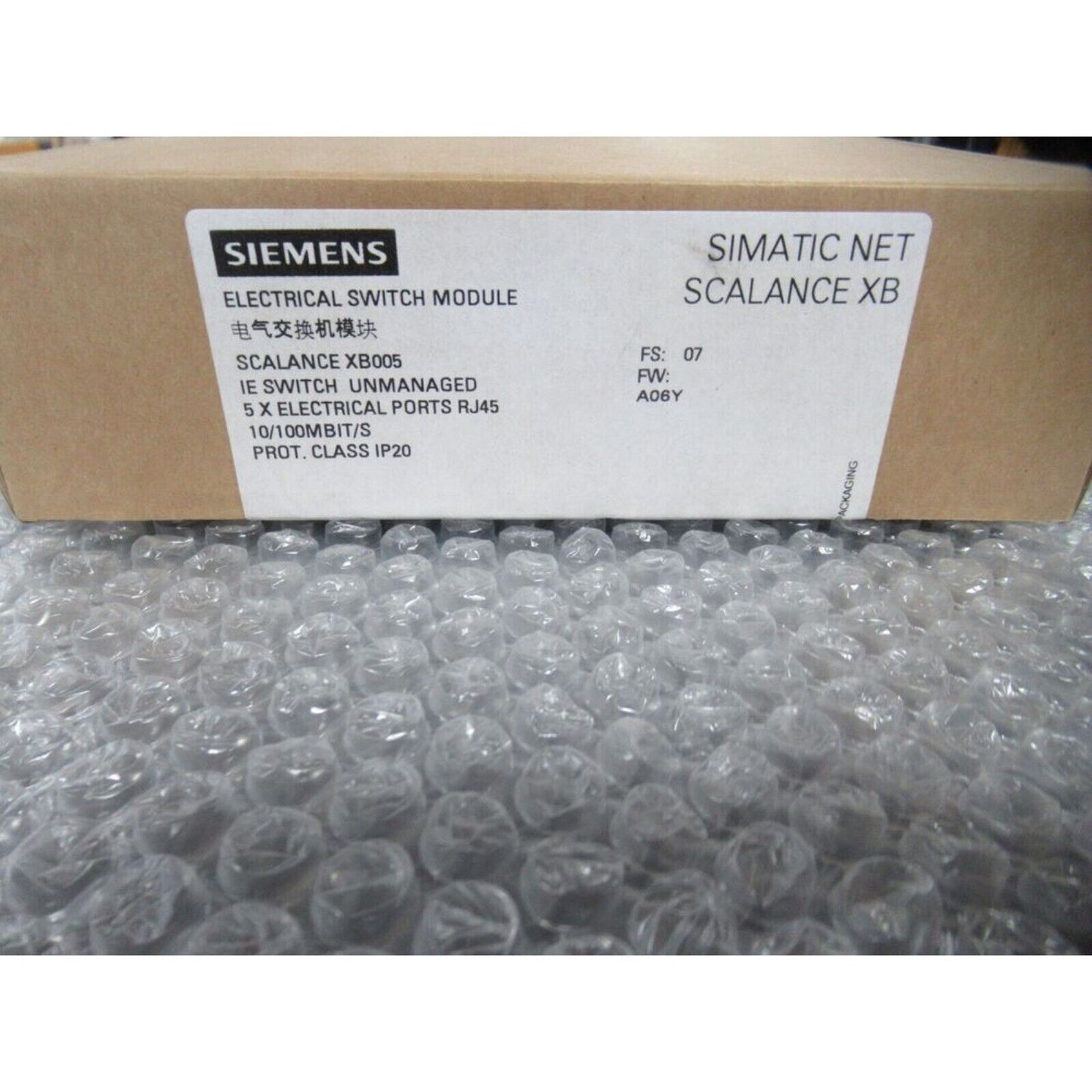 Siemens SCALANCE XB005 Ethernet Switch, 5 RJ45 ports, IP20, in box. Industrial automation part.