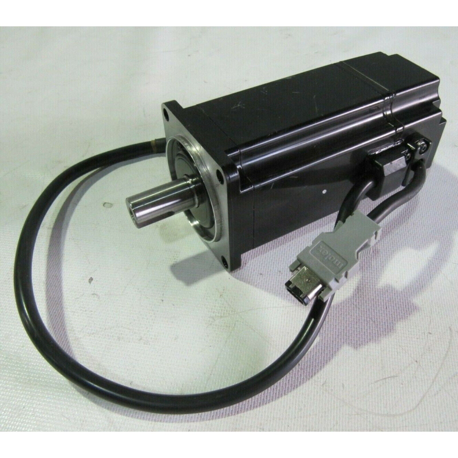Yaskawa AC Servo Motor SGMAH-04A1F-AP41, black housing, connector, industrial automation part
