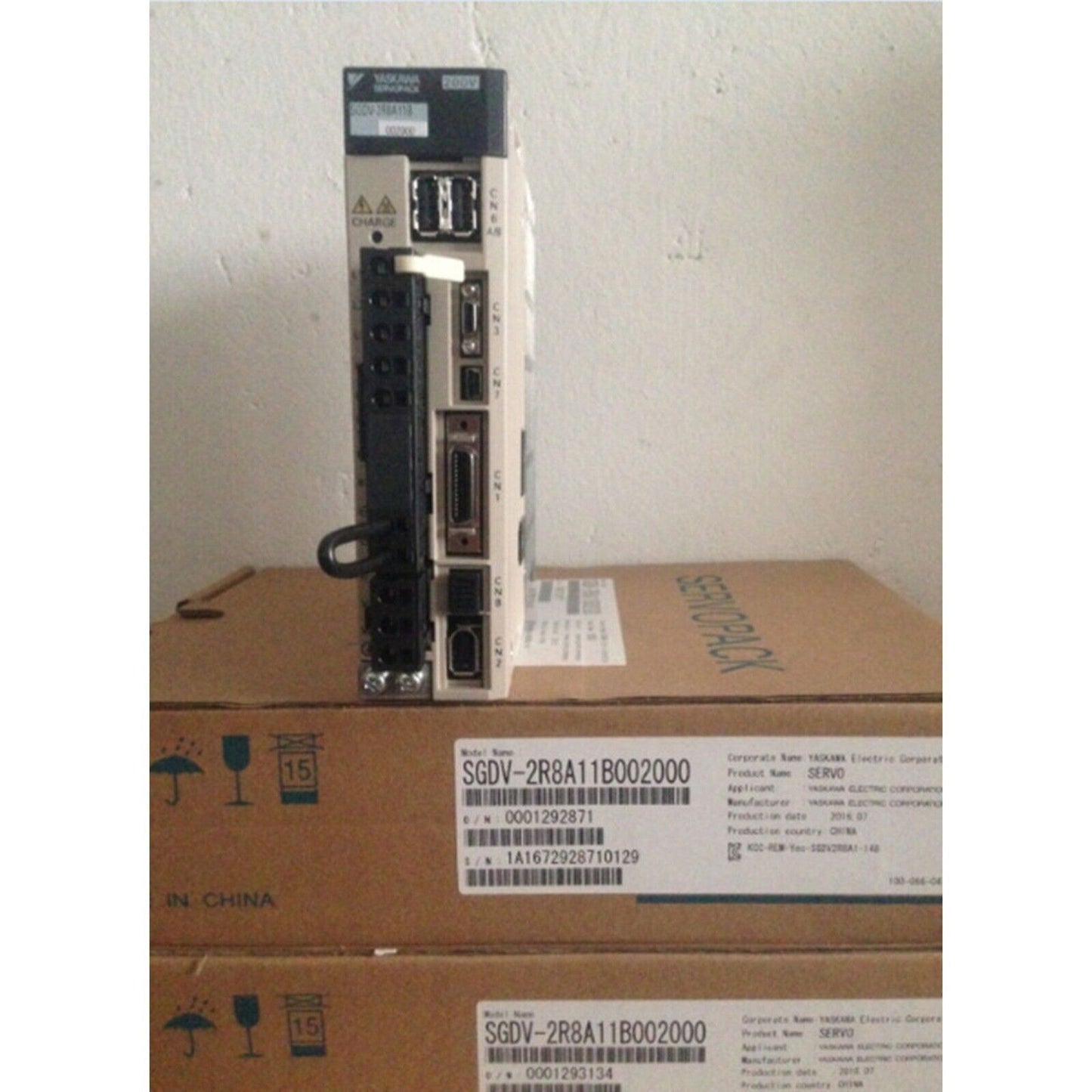 YASKAWA SGDV-2R8A11B002000 Servo Drive, new in box, industrial automation parts