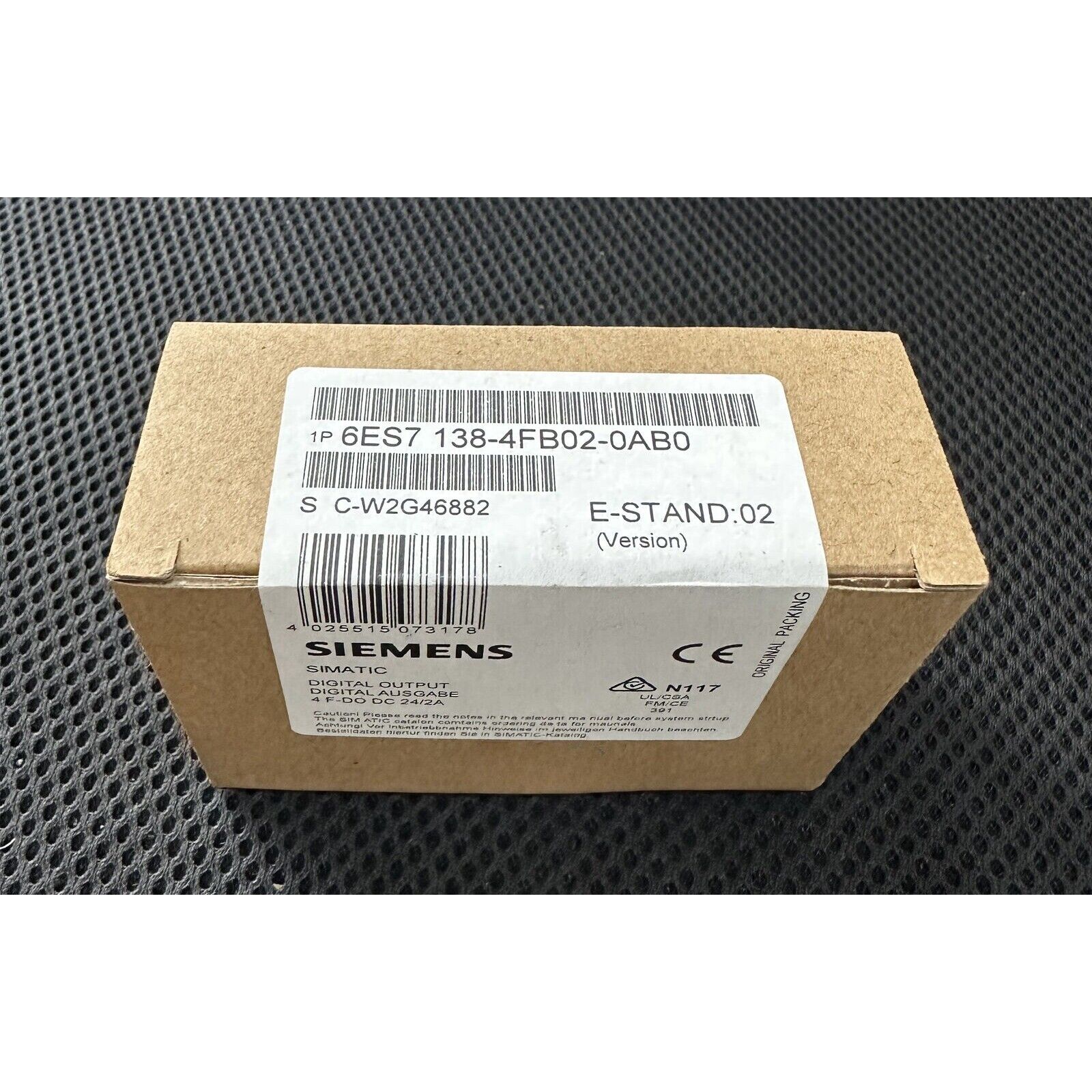 Siemens SIMATIC S7-1200 Digital Output Module 6ES7 138-4FB02-0AB0 in original packaging, industrial automation component