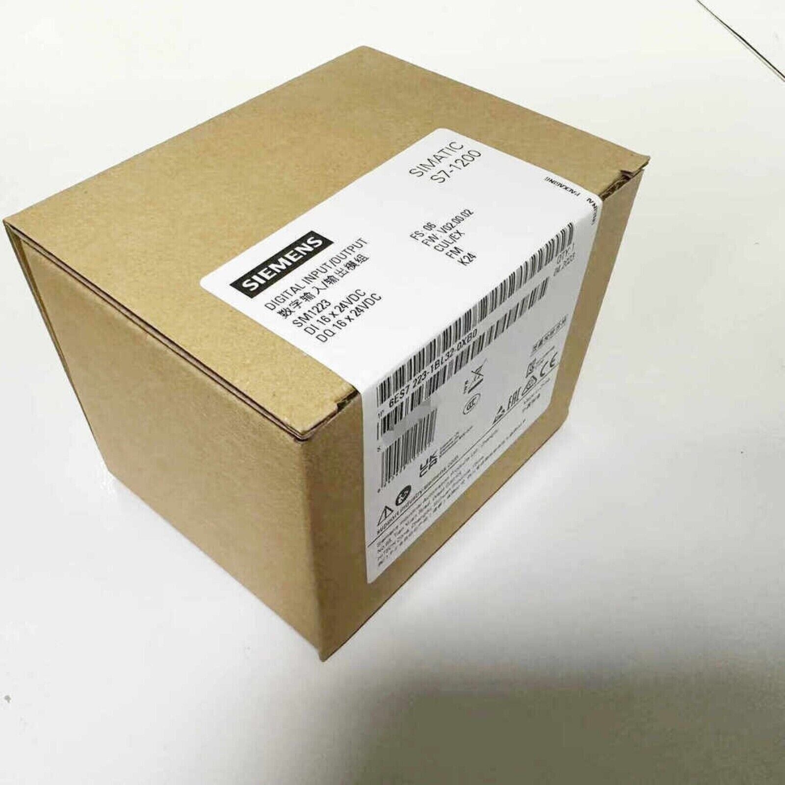 Siemens SIMATIC S7-1200 SM 1223 Digital I/O module packaging, brown cardboard box, industrial automation part