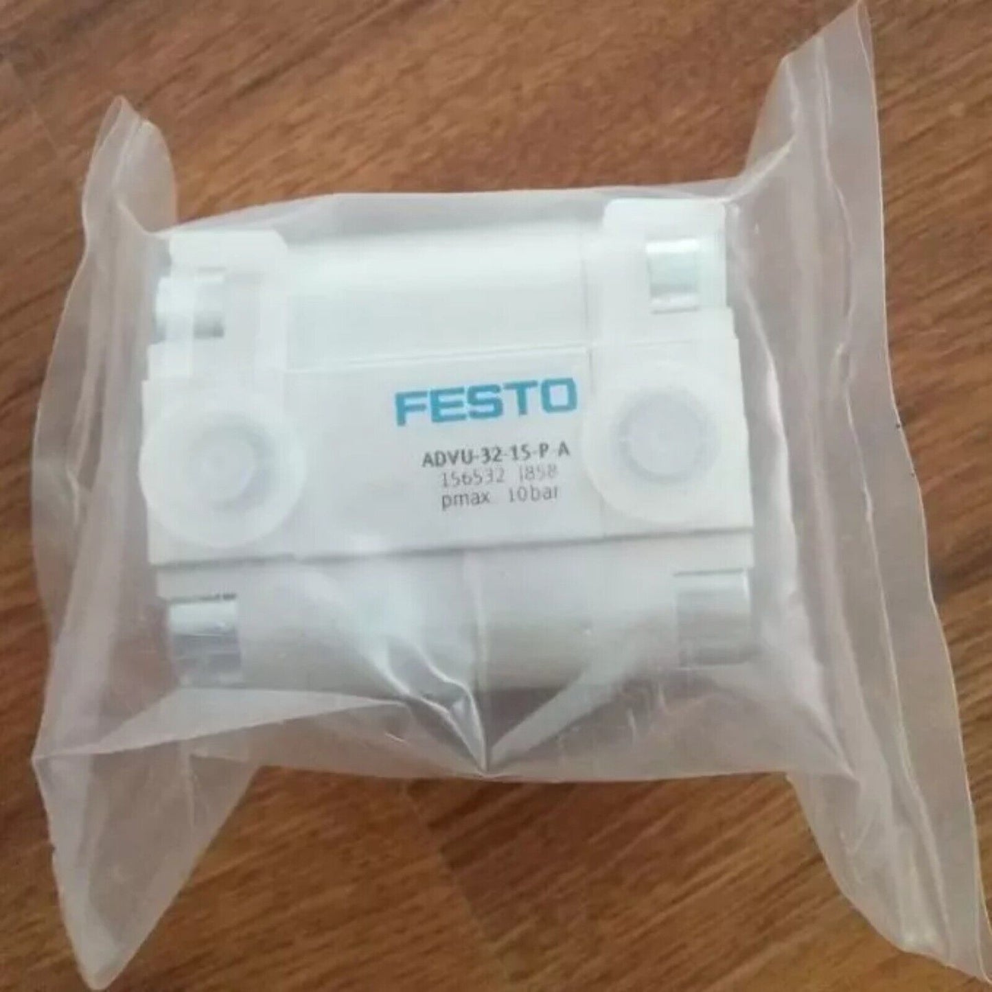 New FESTO ADVU-32-15-P-A 156532 Cylinder