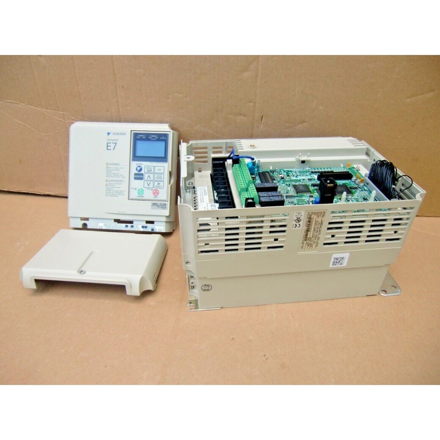 Inverter | YASKAWA | E7 VARIABLE FREQUENCY AC DRIVE, 380-480V, 17A, 10HP, P/N: CIMR-E7U47P5