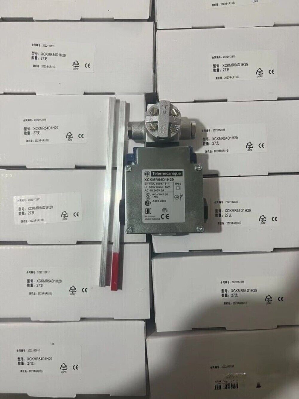 Schneider Electric XCKMR54D1H29 Limit Switch, industrial automation part. 27 pieces in stock