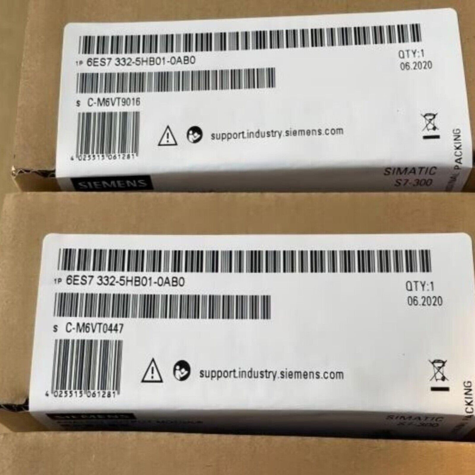 Siemens SIMATIC S7-300 Analog Output Module 6ES7332-5HB01-0AB0 Packaging