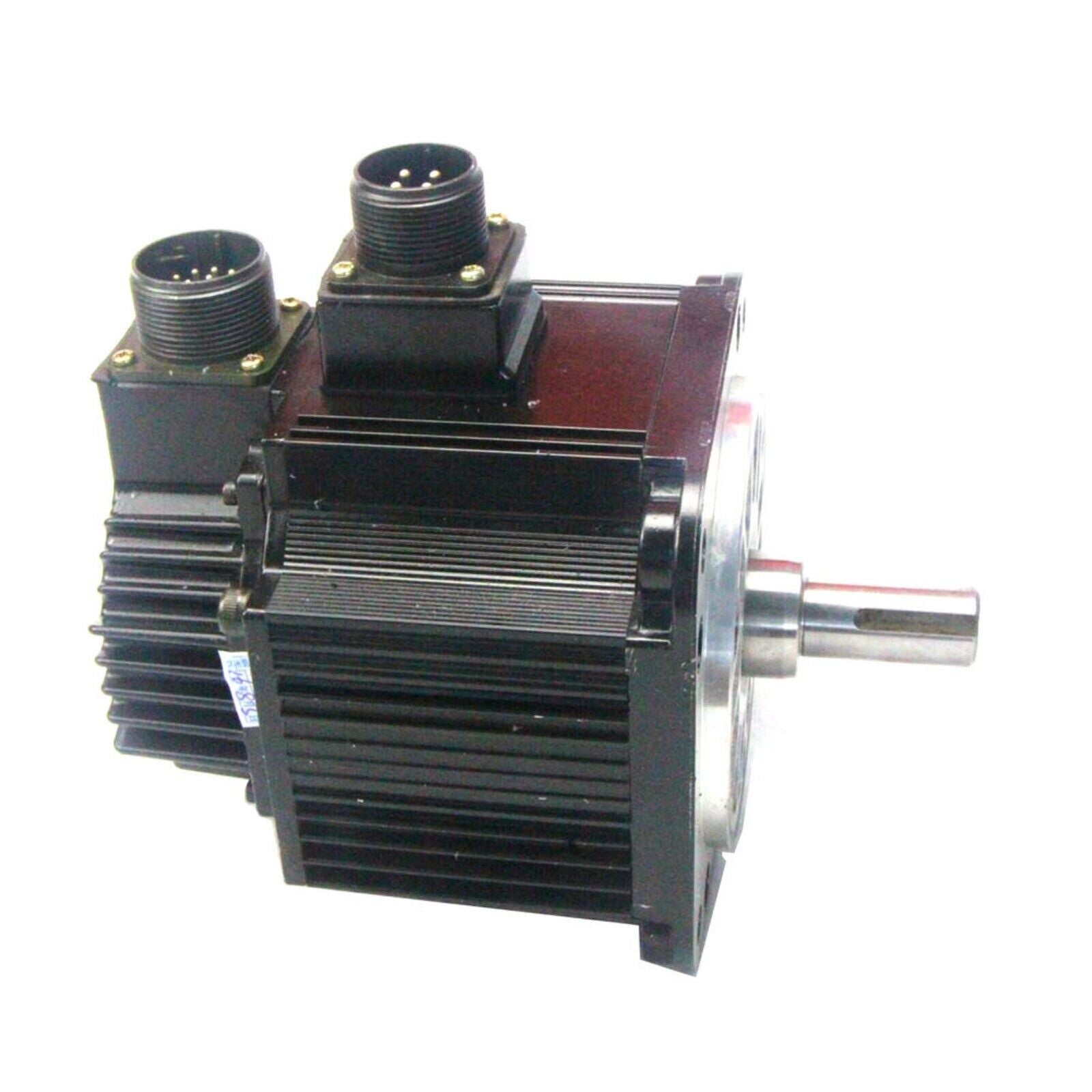 YASKAWA SGMG-05A2AB servo motor, industrial automation equipment, black metal with connectors, silver shaft