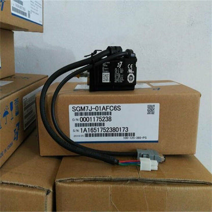 YASKAWA SGM7J-01AFC6S Servo Motor with Cables and Connector, New In Box, Industrial Automation Part