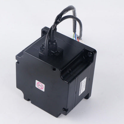 YASKAWA SGMPH-08AAA41 servo motor, industrial automation part with cable and connector, black housing, new.