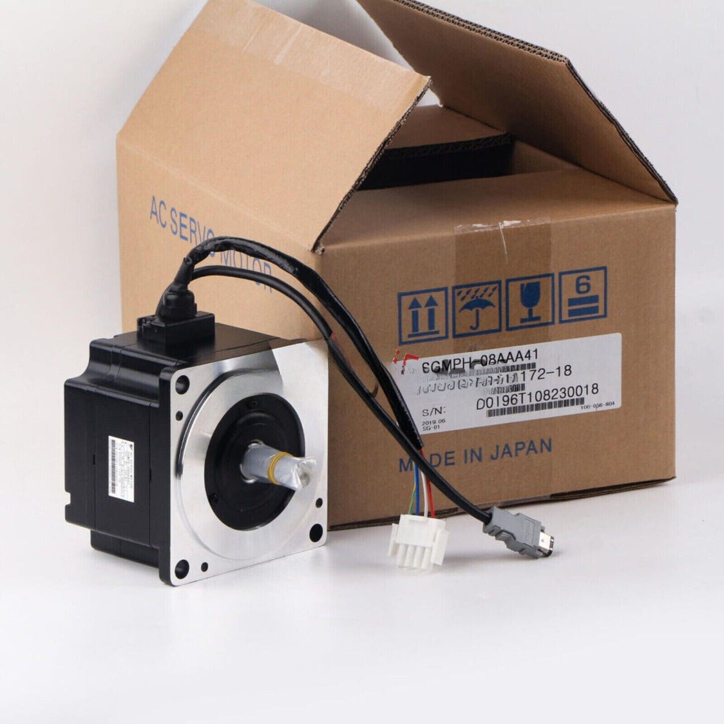 Yaskawa SGMPH-08AAA41 servo motor with packaging, new industrial automation part, Made in Japan.