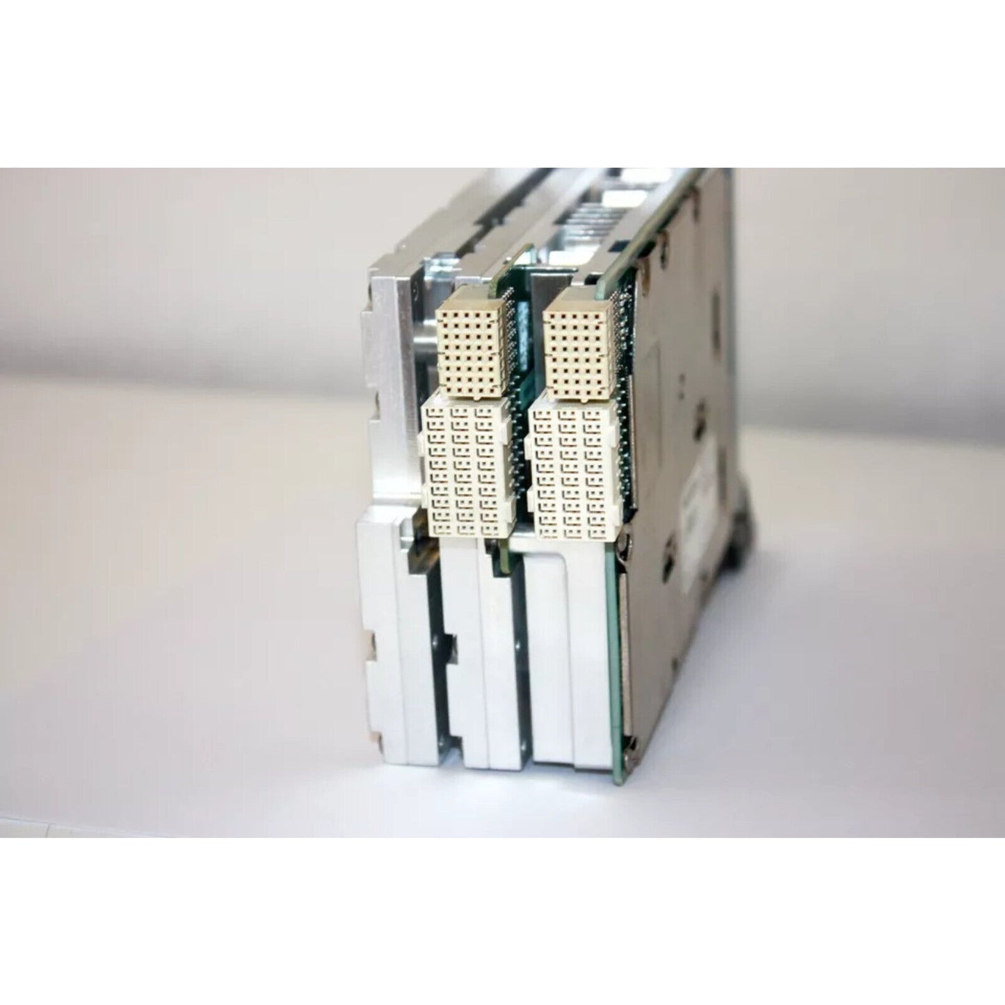 PXIe-5644R vector signal transceiver module with connectors.