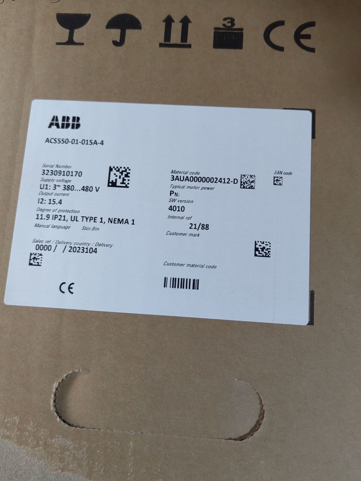 ABB ACS550-01-015A-4 frequency converter product label, including serial number, voltage, and model information