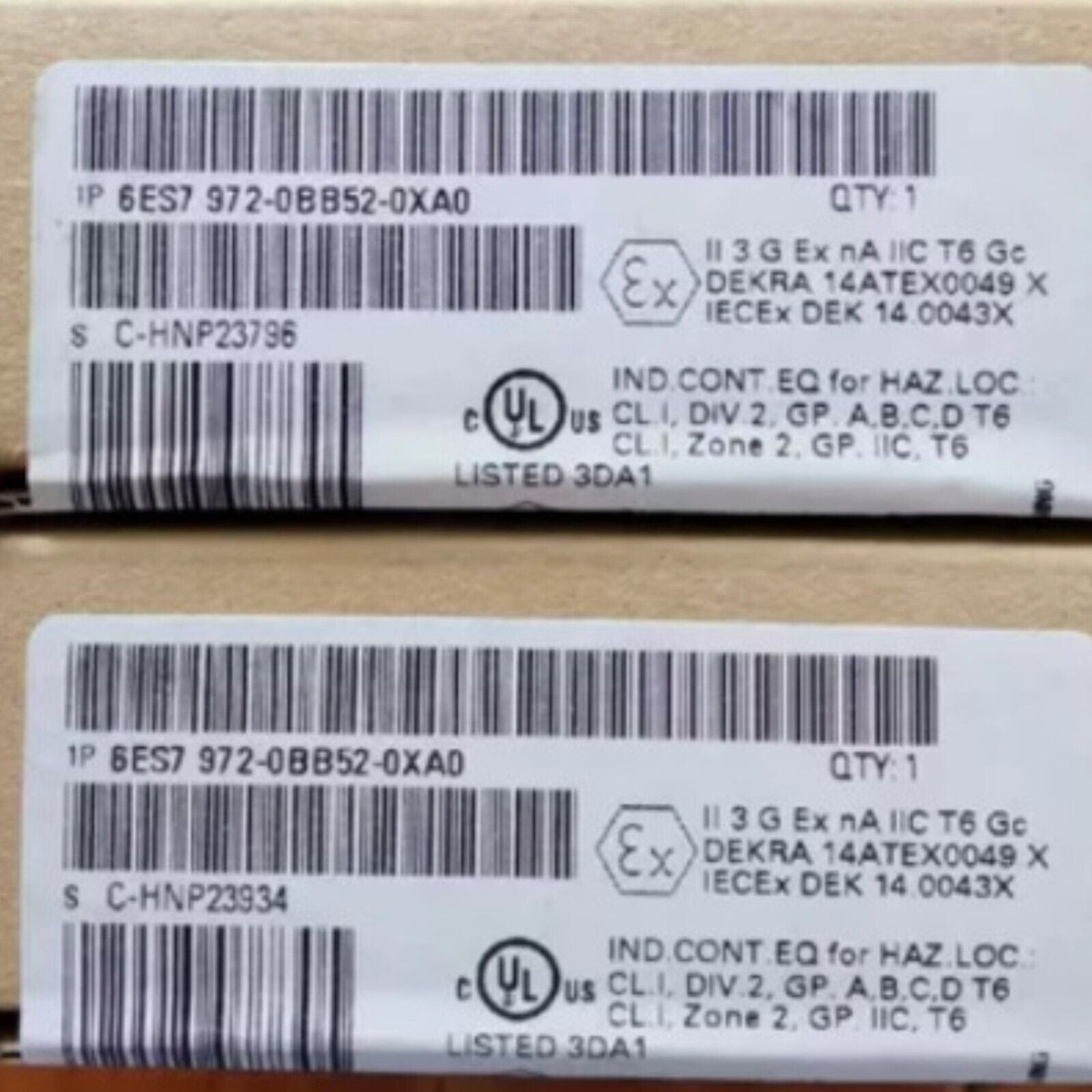 Siemens SIMATIC DP Connection Plug label with part number 6ES7 972-0BB52-0XA0, PLC industrial automation part