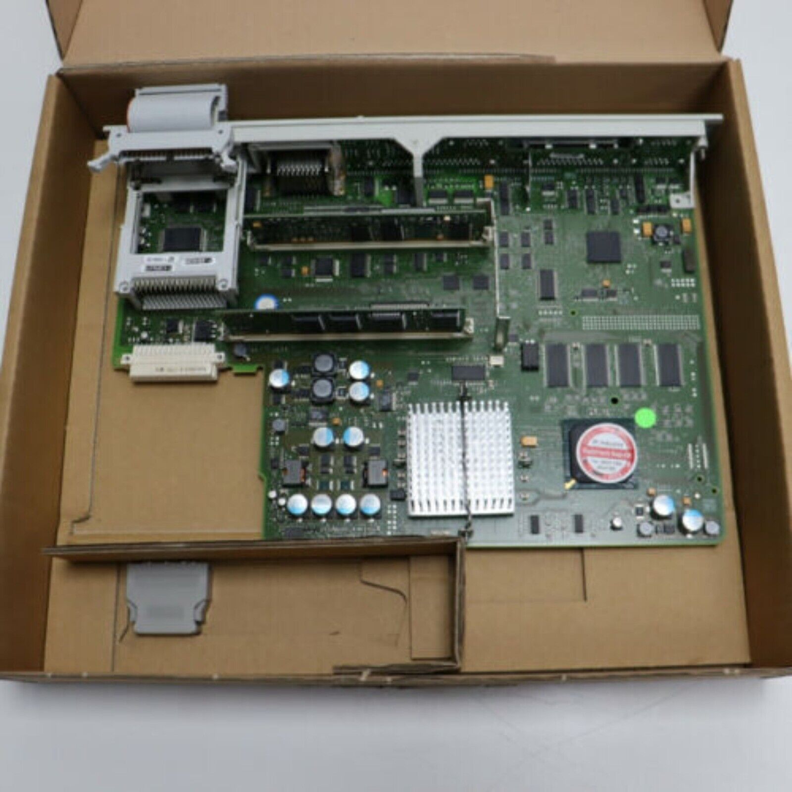 Siemens SINUMERIK 840D/DE NCU 571.4 PLC module in a box, electronic component