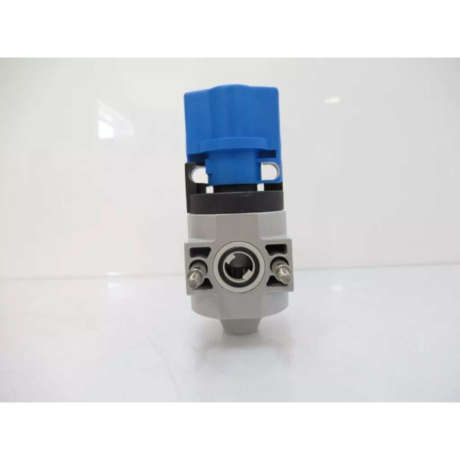 Festo HE-D-MINI 170681 Shut off valve, pneumatic component with blue top, industrial automation part