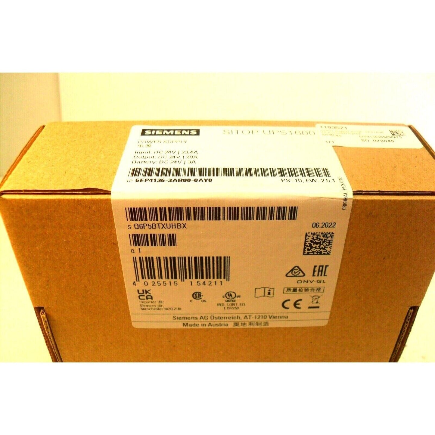 Siemens SITOP UPS1600 power supply unit in its original packaging, 24V 20A, model 6EP4136-3AB00-0AY0