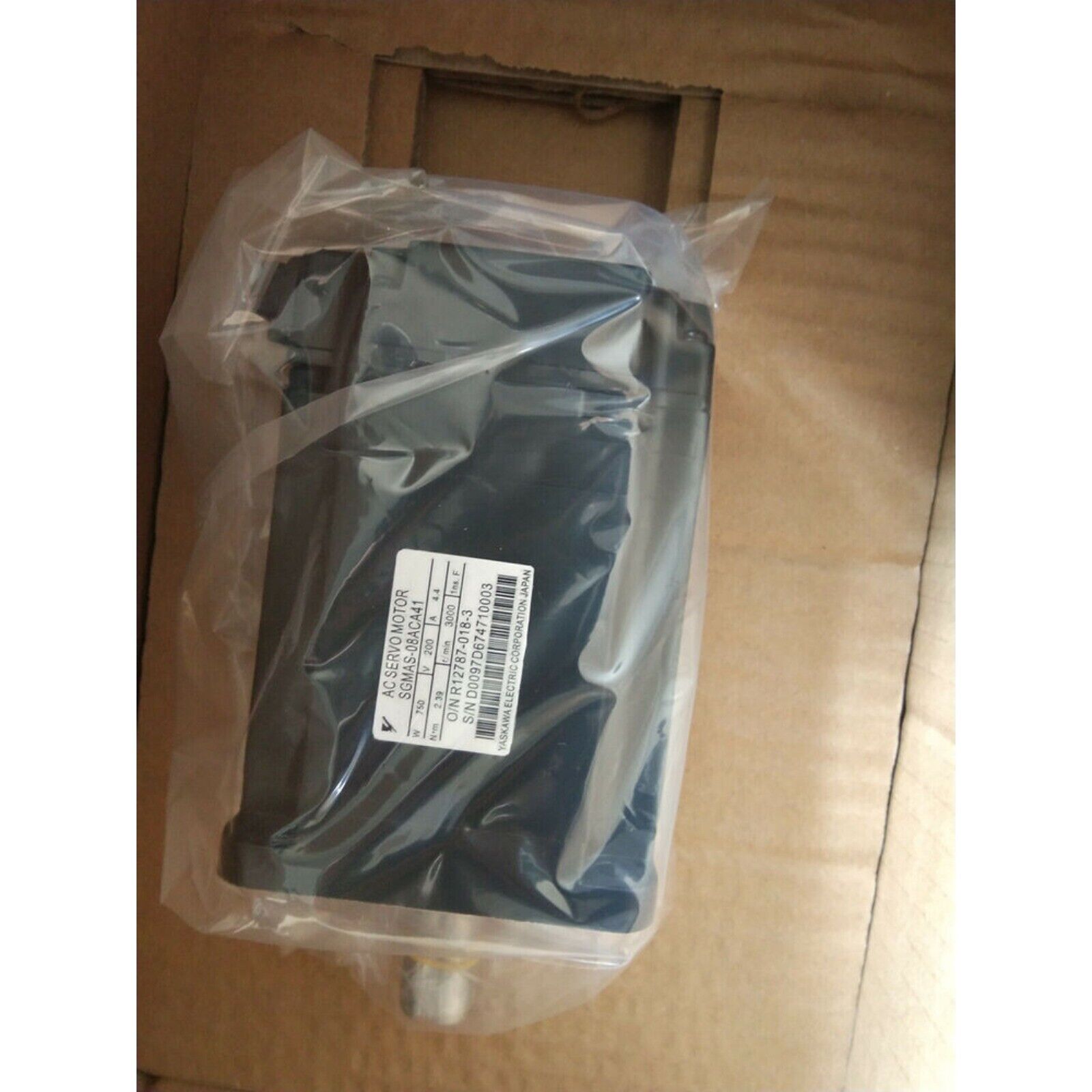 YASKAWA SGMAS-08ACA41 AC Servo Motor new in box. Industrial automation part.