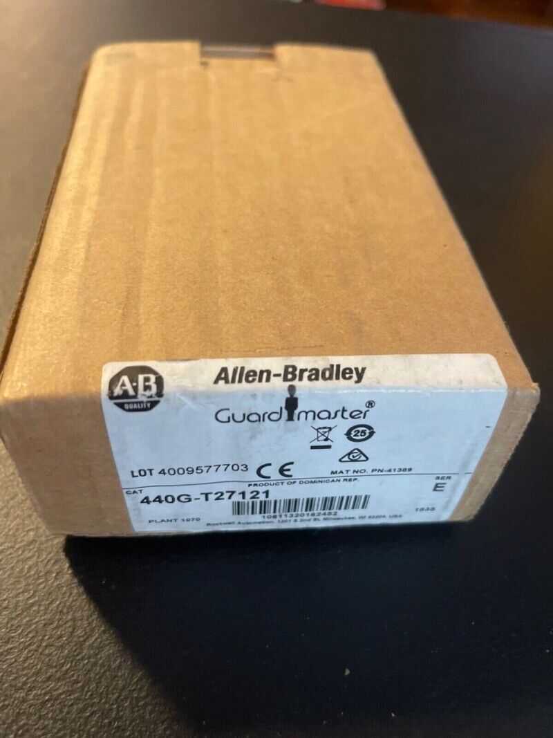 Allen-Bradley Guard Master 440G-T27121 safety interlock switch product box, industrial automation parts