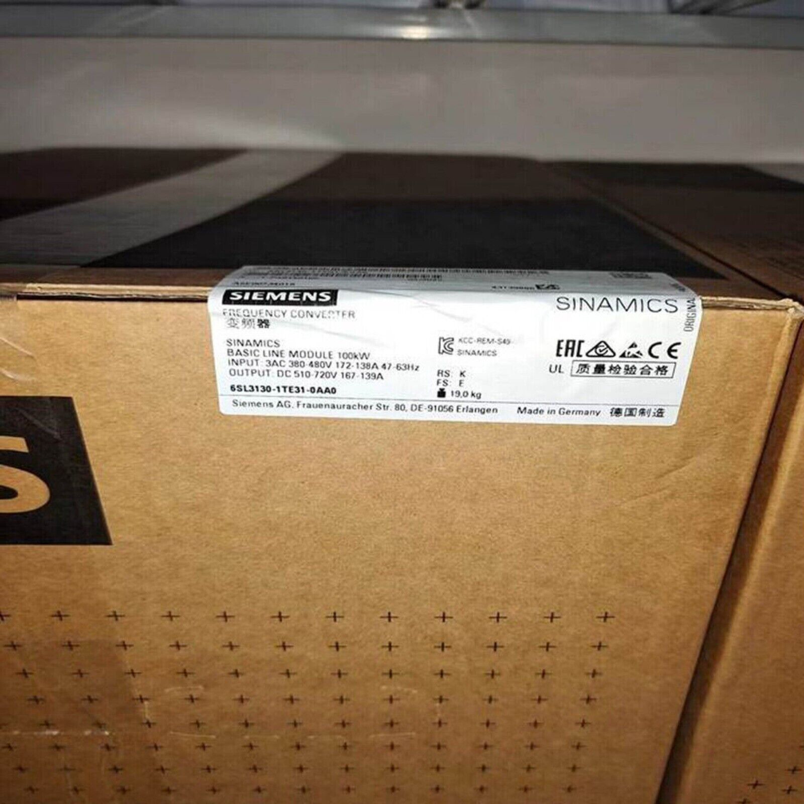 Siemens SINAMICS Basic Line Module box, 100kW frequency converter, product packaging, Made in Germany.