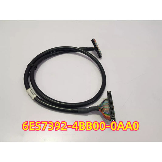 Siemens S7-300 connecting cable 6ES7392-4BB00-0AA0, black cable with connectors, PLC module