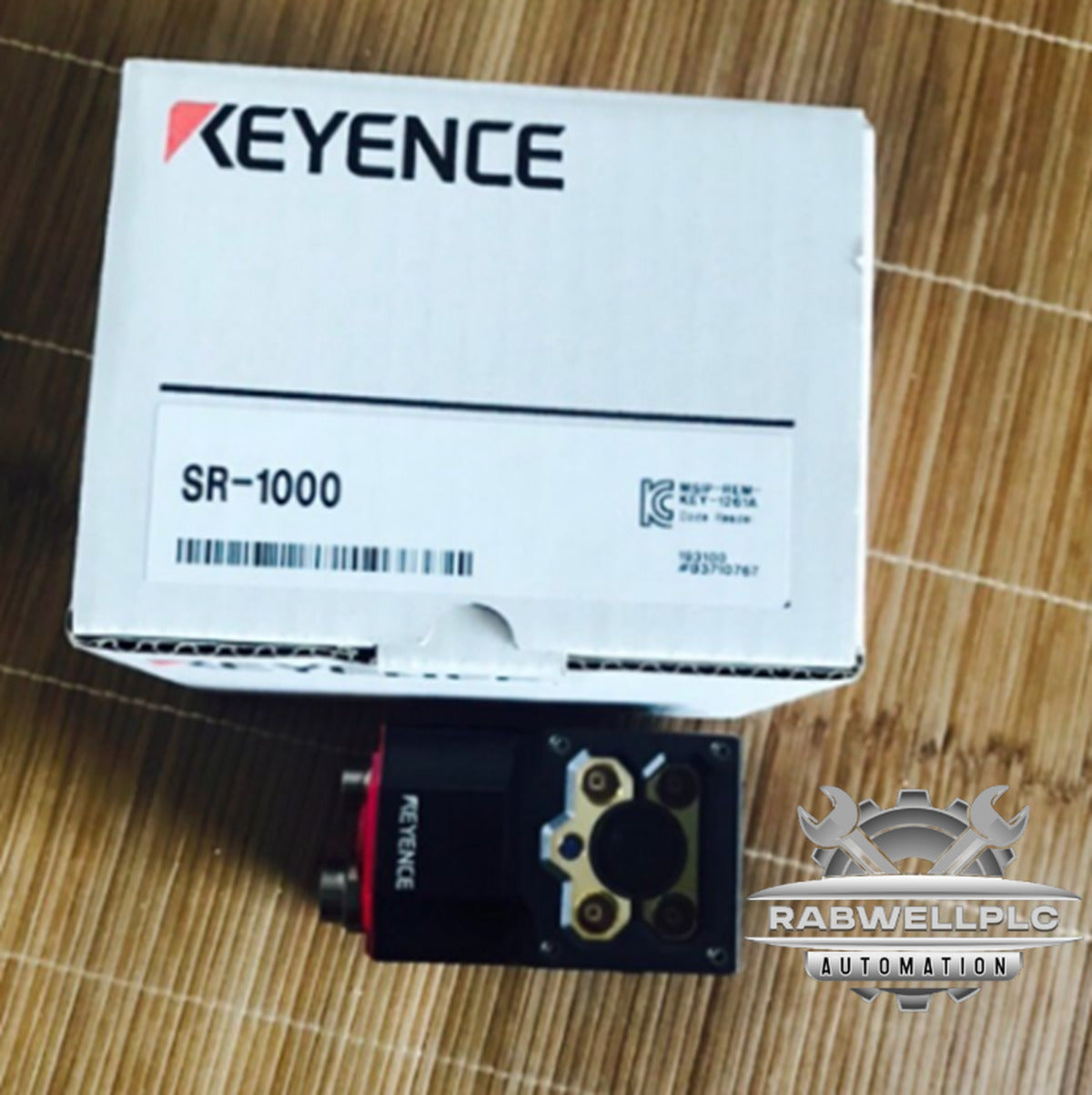 NEW KEYENCE SR-1000 Automatic Focus Code Reader