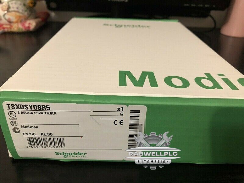 New In Box Schneider TSXDSY08R5 Output Module TSXDSY08R5