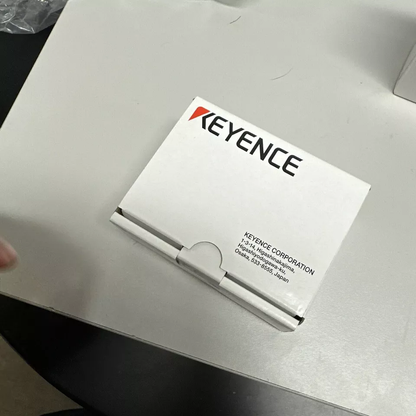 Keyence LV-H32 LVH32 Laser Sensor New in Box Fast Shipping 1pcs