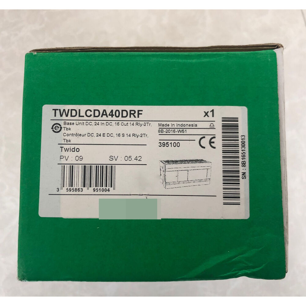 Schneider Electric TWDLCDA40DRF PLC Module in green box, new industrial automation part.