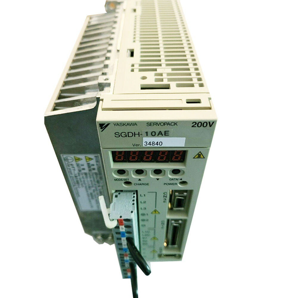 YASKAWA SGDH-10AE Servo Drive, 200V, industrial automation component, model 34840.